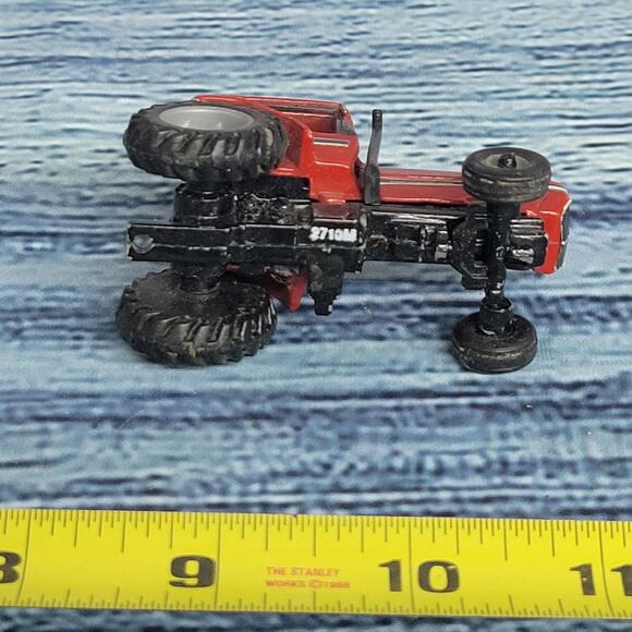 Vintage 1/64 scale Ertl Case IH 7130 die-cast tractor red and black - Picture 8 of 8